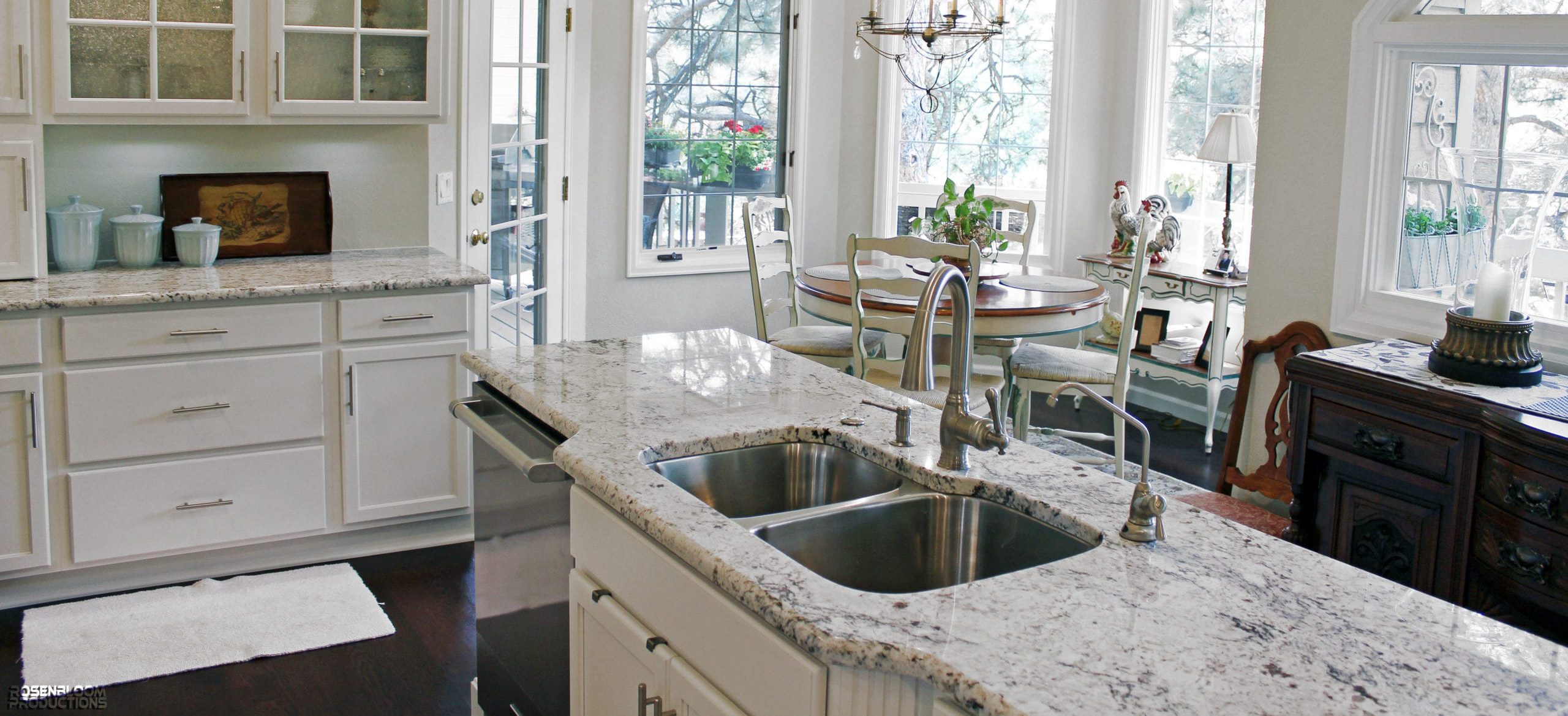 Full Kitchen With Granite Natural Stone Countertop
