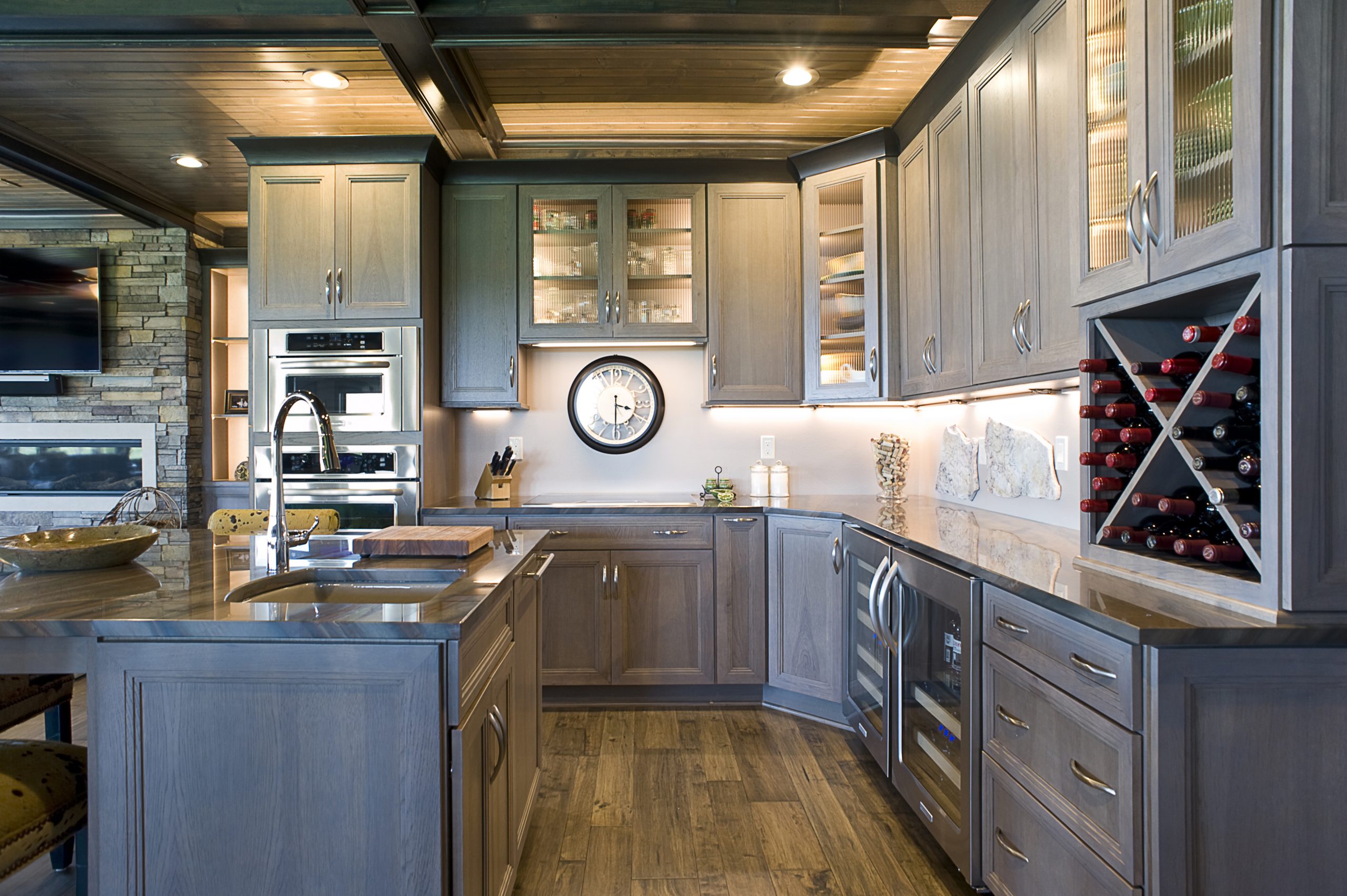 Showplace Cabinetry - Mother-in-law Suite Kitchen